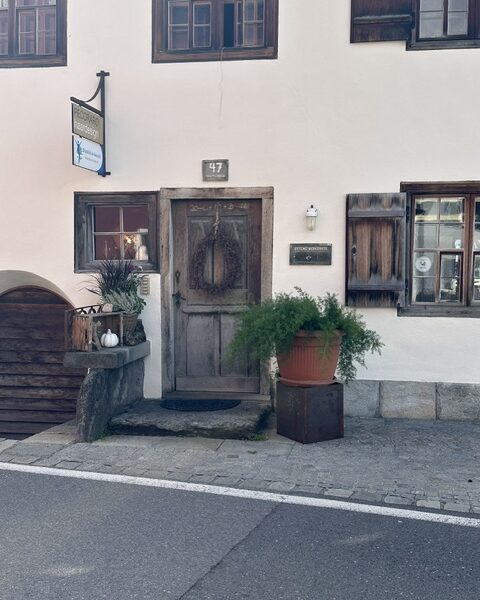 Eingang zum Friseursalon Haardesign Pecoraro, Hauptstraße 47, Bürs